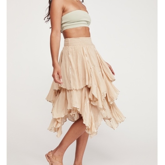 Free People Dresses & Skirts - FREE PEOPLE Ivory Handkerchief Skirt - S